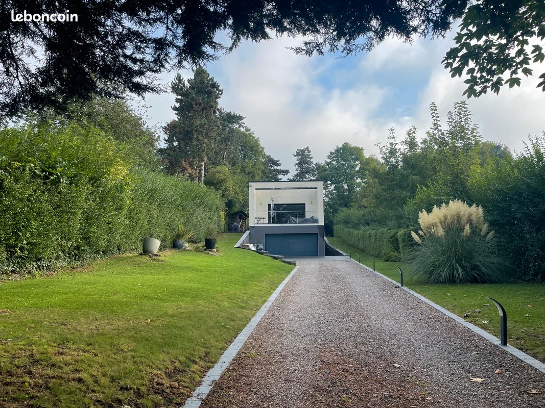 Maison 5 pièces 208 m² · à Sainghin-en-Mélantois · 208 m² · 829 000 €