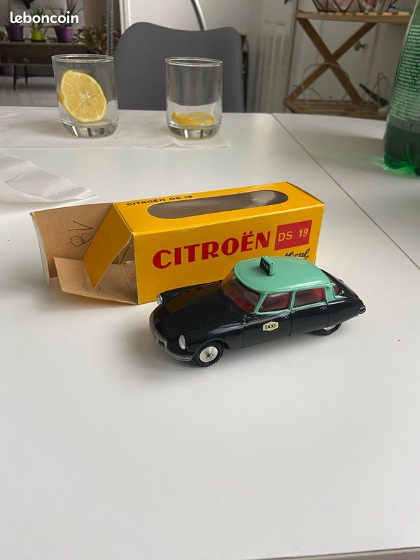 Voiture miniature Citroën ds 19 1/43 metosul Portugal 1/43
