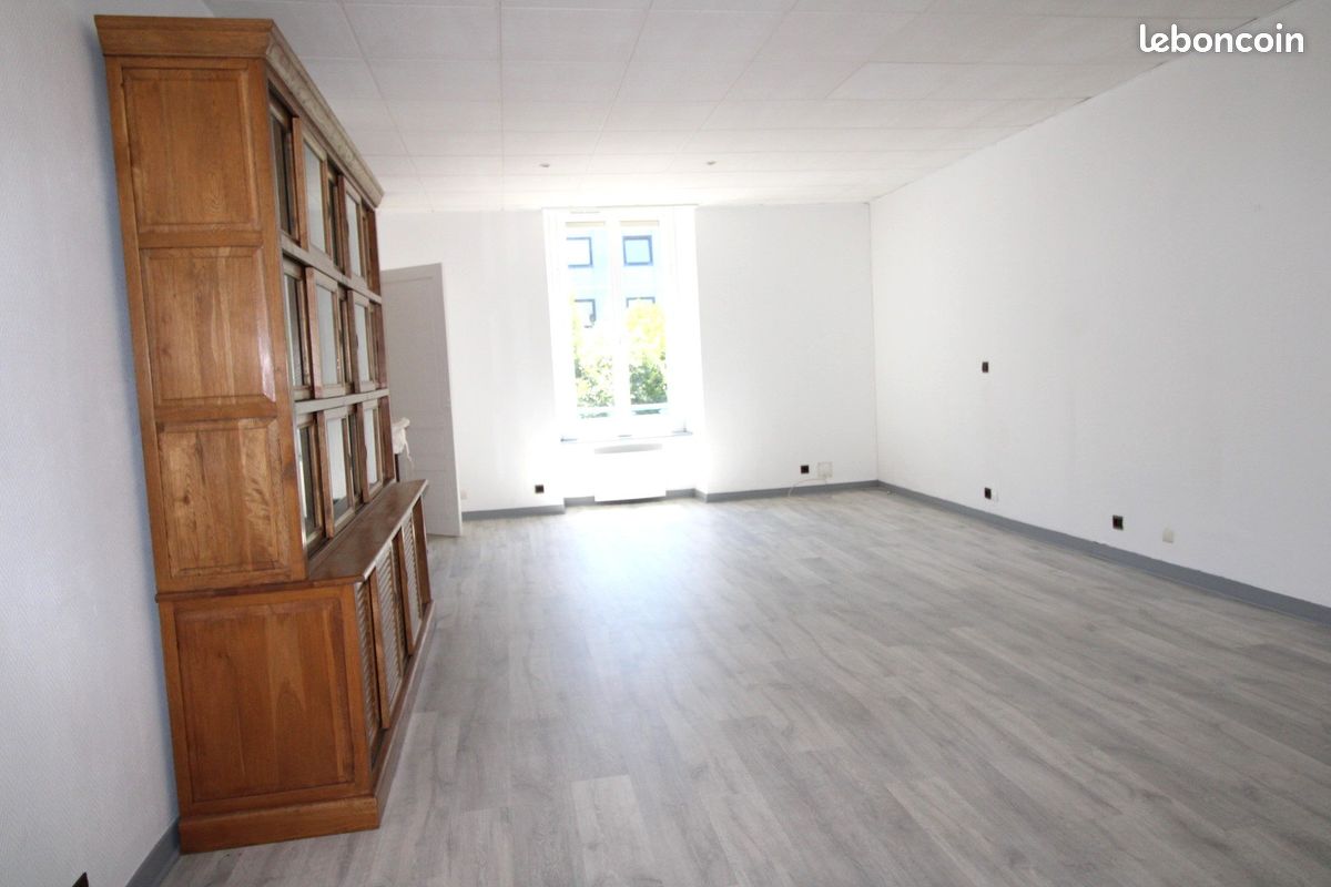 Appartement 3 pièces 105 m² · à Saint-Brieuc · 105 m² · 740 €