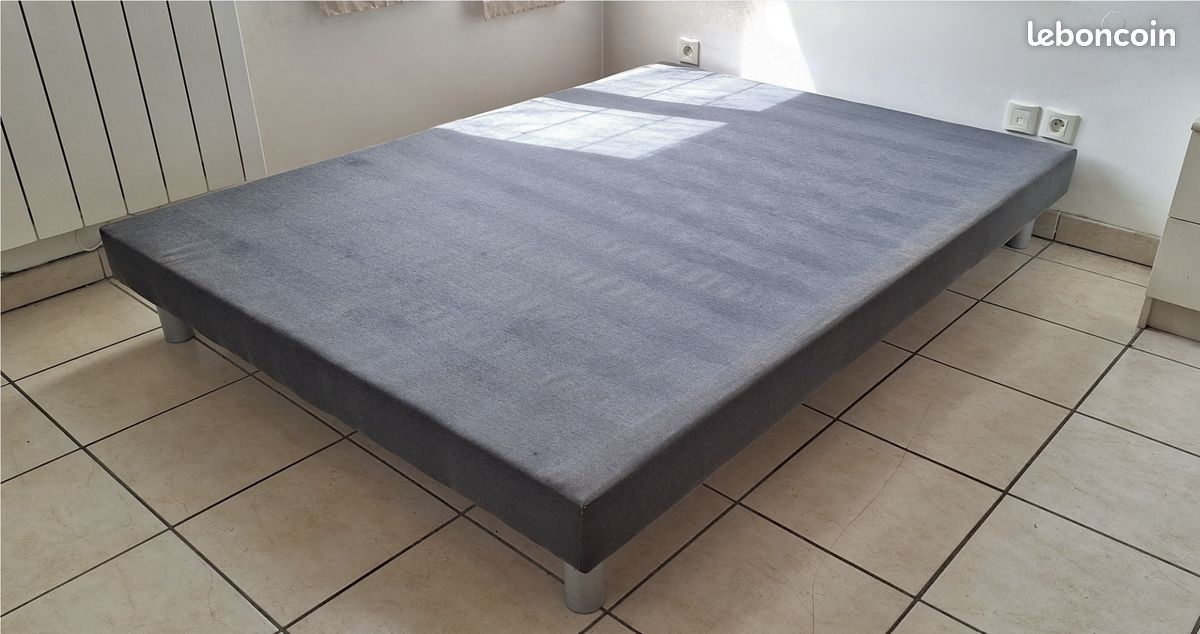 Sommier tapissier gris moderne 140x190 (image 1)