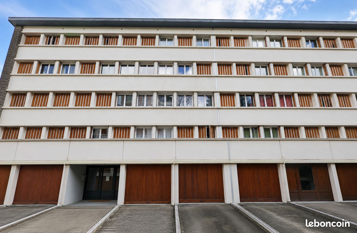 Appartement 2 pièces 44 m² · à Thiers · 43,6 m² · 48 000 €