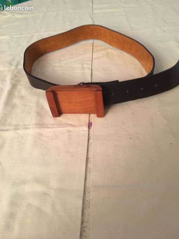 Ceinture cuir marron. Boucle en bois (image 4)