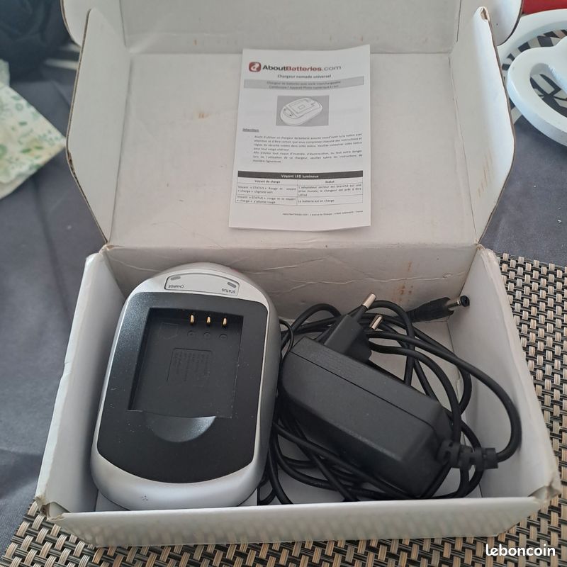 Chargeur nomade universel (image 1)