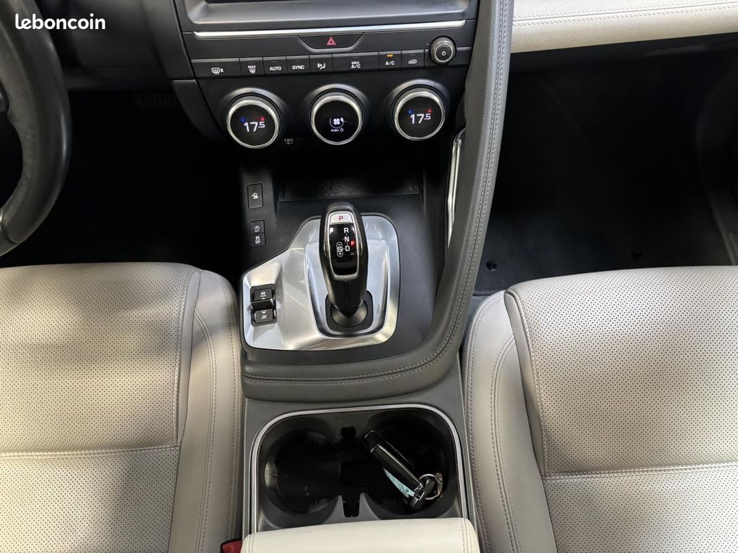 JAGUAR E-PACE D150 - AWD - BVA S PHASE 1 - CARPLAY - Toit ouvrant (image 15)