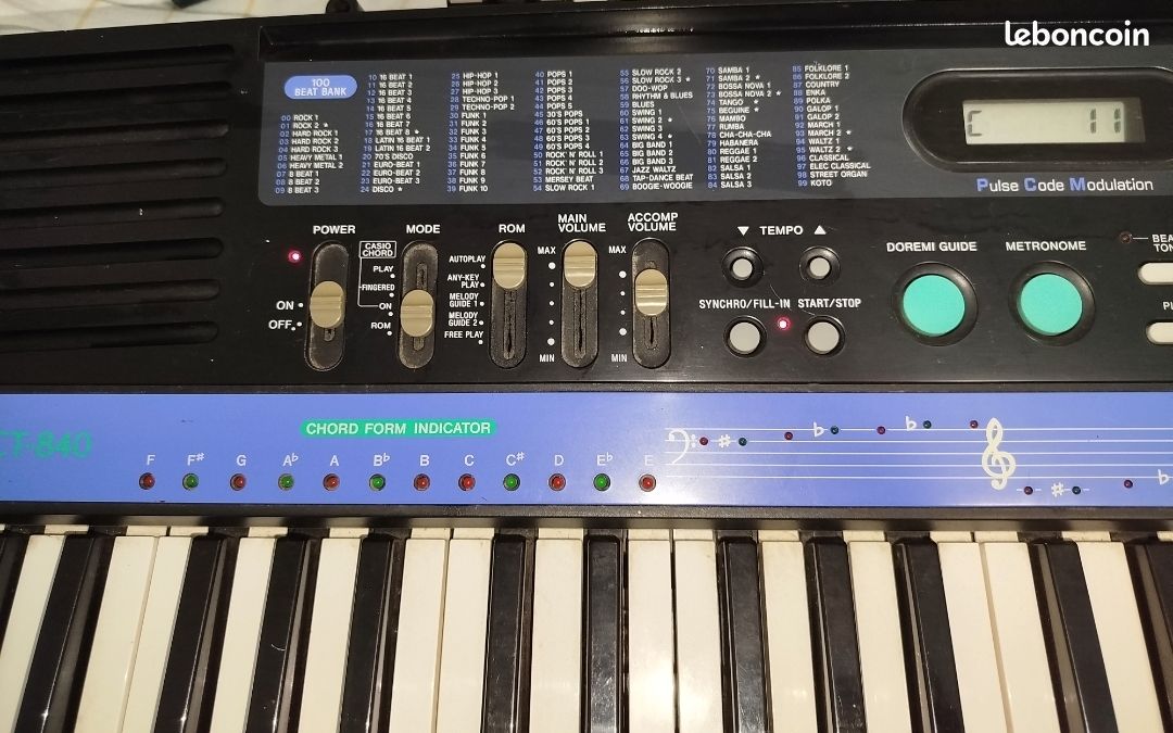 Piano Casio Ct840 Synthétiseur Casio CT 840 Et Flipper Tronic 2000