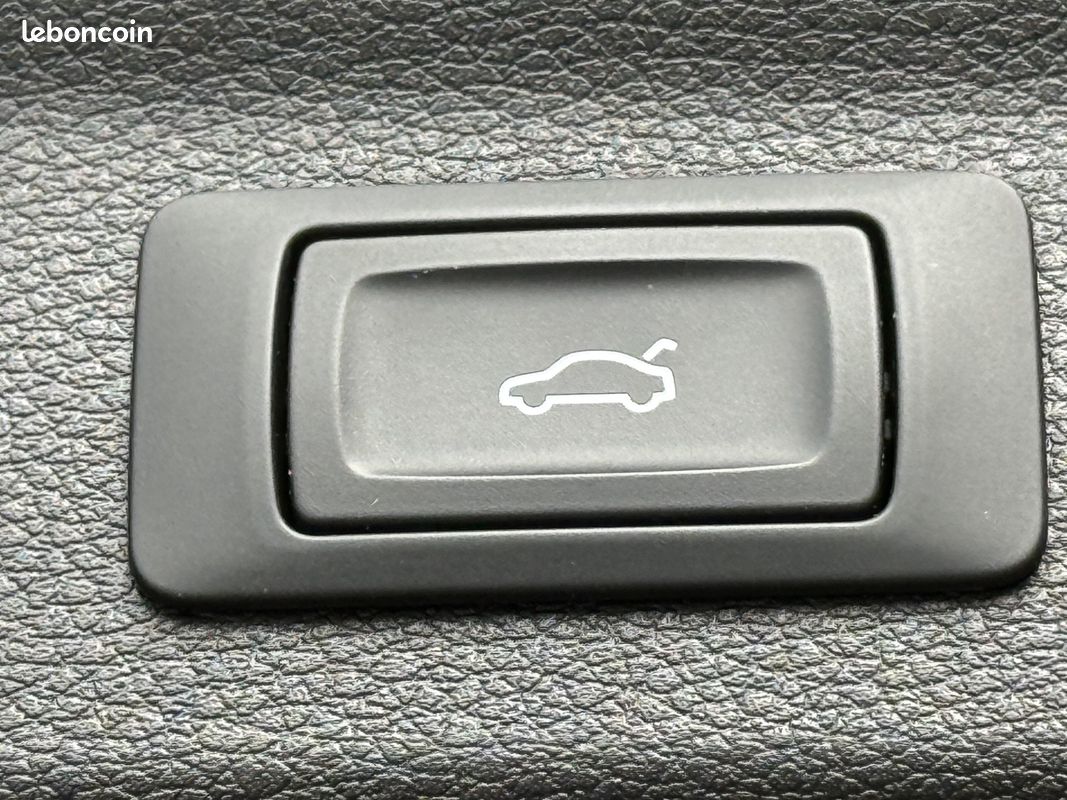 AUDI Q3 35 TFSI 150 ch S tronic 7 S line (image 6)