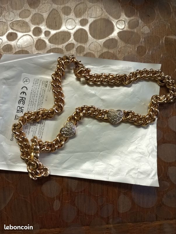 Collier avec coeur (image 1)
