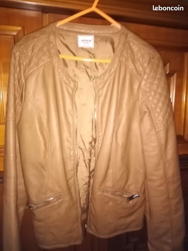 Vêtements femme (image 1)