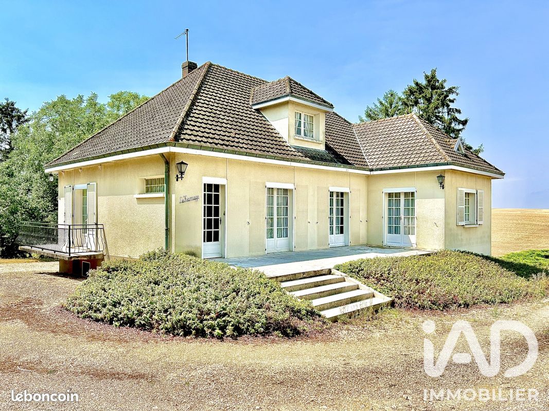 Maison 5 pièces 131 m² · à Perceneige · 131 m² · 177 000 €