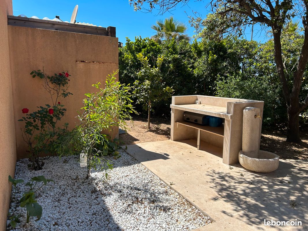 Rez-de-jardin à 100m de la plage tout rénové (image 4)