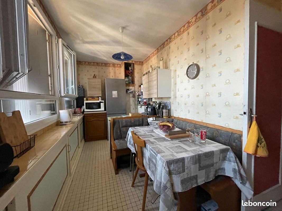 Appartement 5 pièces 79 m² · à Aurillac · 79 m² · 99 500 €