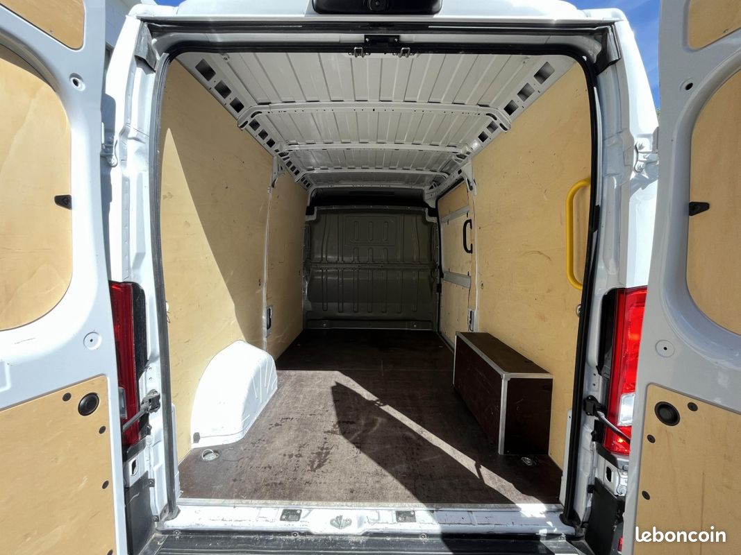 Citroën Jumper fourgon (2) L2H2 3.5T Diesel 140 ch Automatique (image 3)