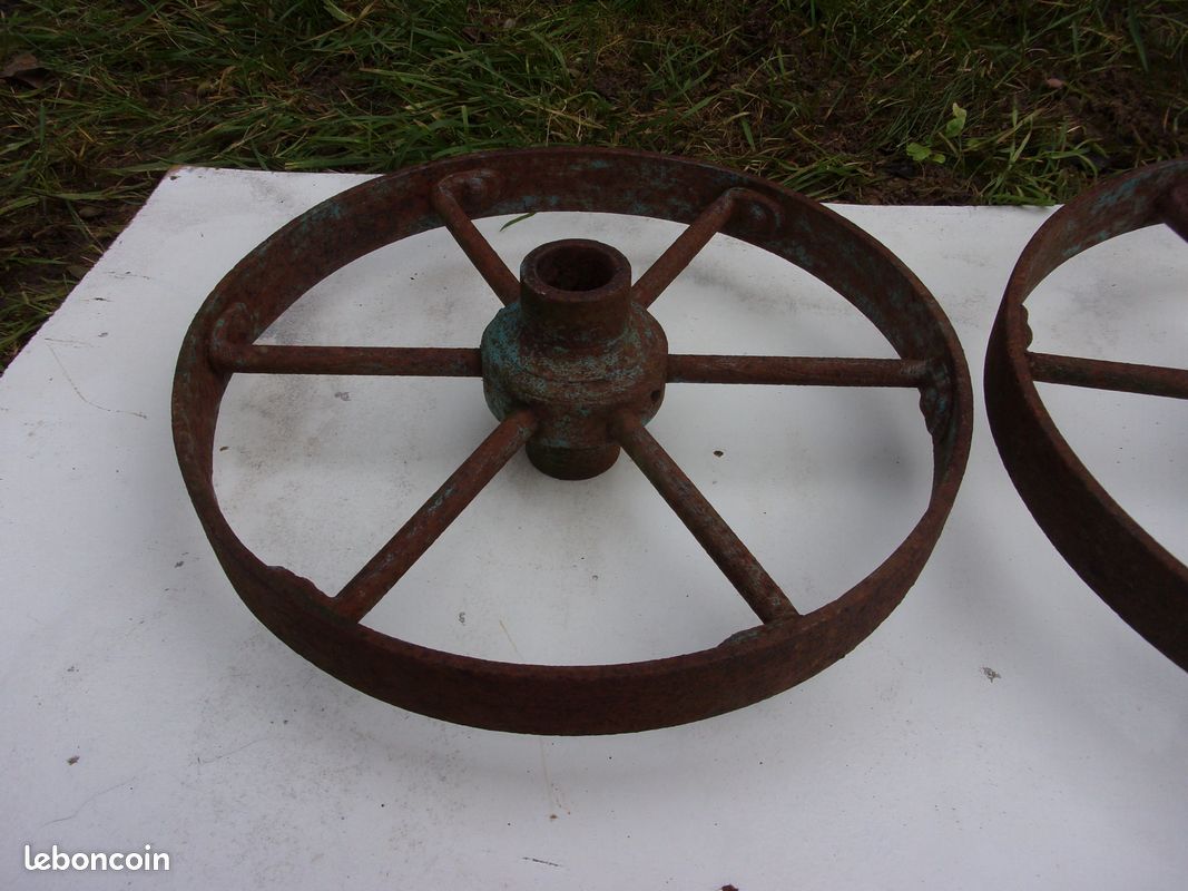 2 belles roues anciennes en fer diametre 35cm (image 2)