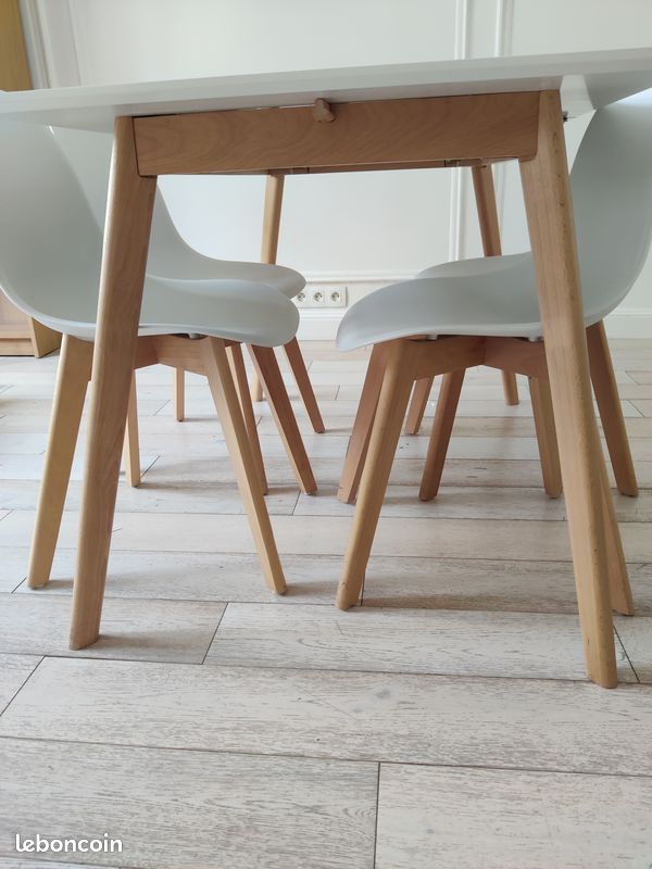Table et 4 chaises (image 4)