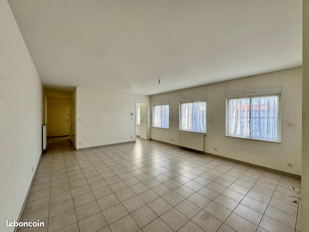 Appartement 3 pièces 78 m² · à Royan · 78 m² · 946 €