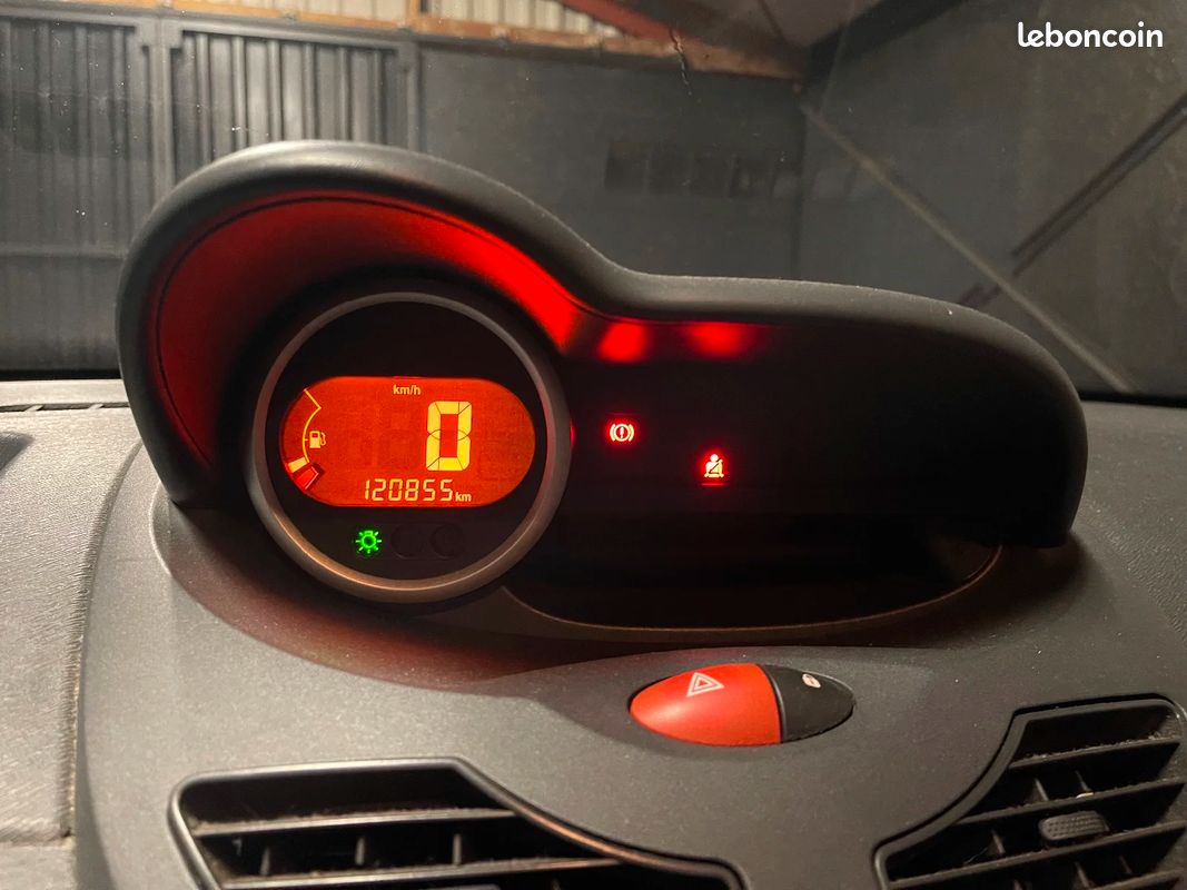 RENAULT TWINGO II 1.2 LEV 16v 75 eco2 Access Euro 5 (image 18)
