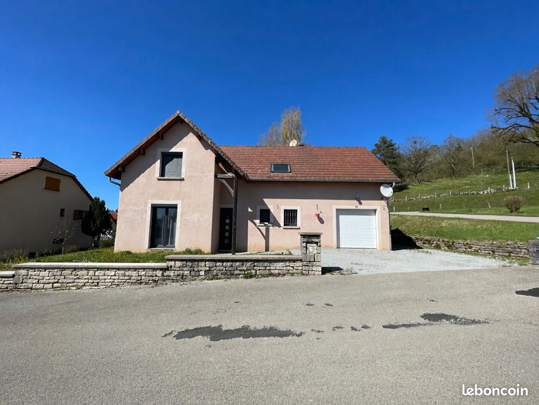 Maison 6 pièces 144 m² · à Clairvaux-les-Lacs · 144 m² · 299 000 €