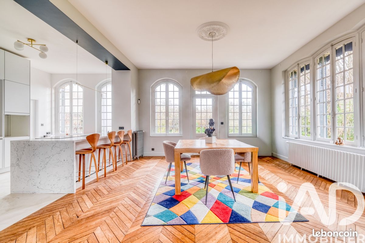 Maison 8 pièces 245 m² (image 1)