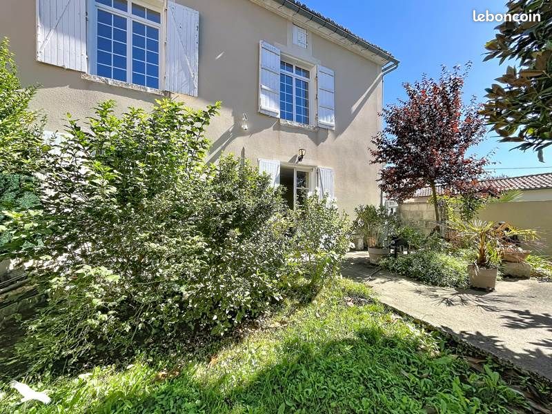 Maison 5 pièces 185 m² · à Angoulême · 185 m² · 389 610 €