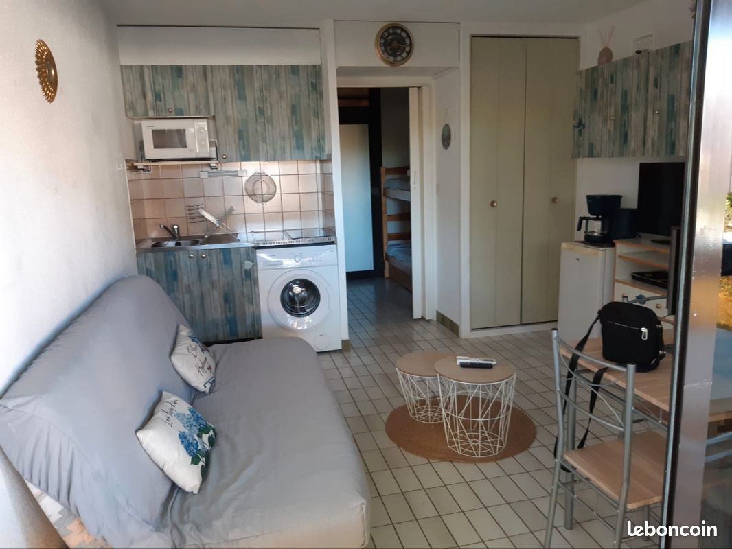 Studio meublé à l'année · à Le Grau-du-Roi · 520 €/mois