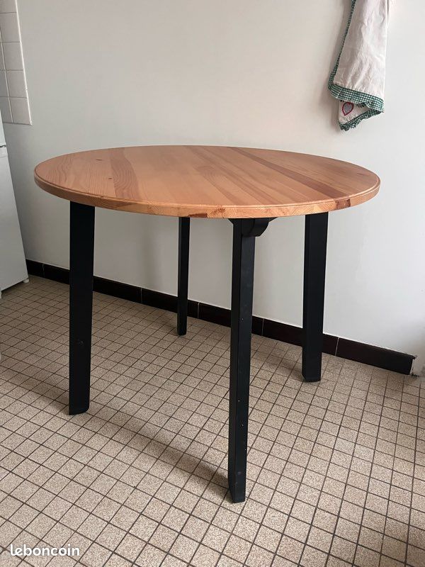 Table ronde bois (image 1)