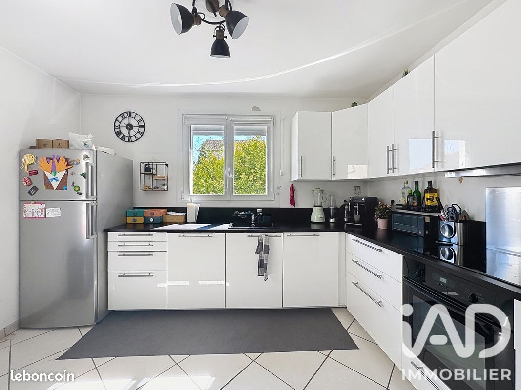 Maison 4 pièces 100 m² · au Mesnil-le-Roi · 100 m² · 605 000 €