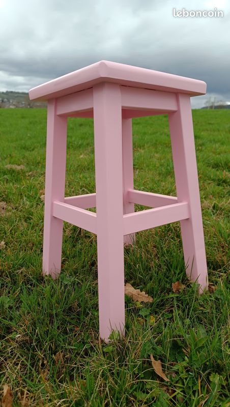 Tabouret bois massif orcines coleur rose (image 3)