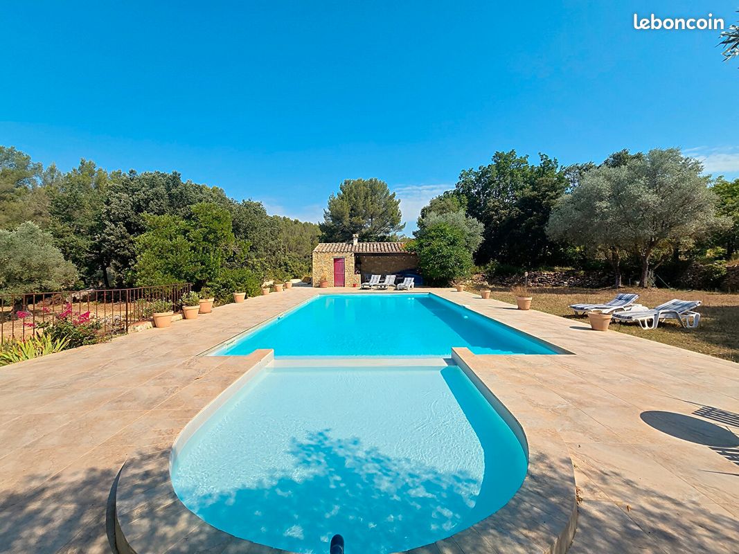 Maison 8 pièces 305 m² · au Beausset · 305 m² · 1 195 000 €