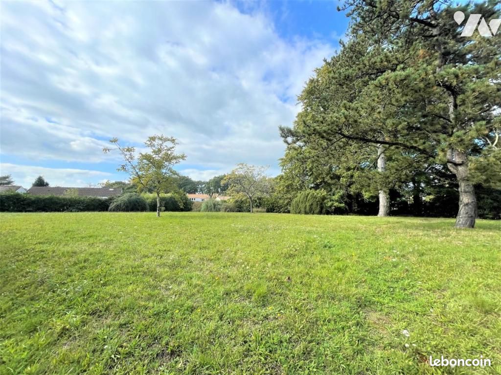 Terrain 1395 m² · à Port-Saint-Père · 1 395 m² · 134 276 €