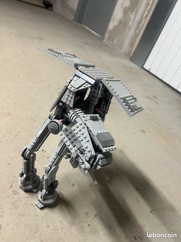 Lego star Ward (image 2)