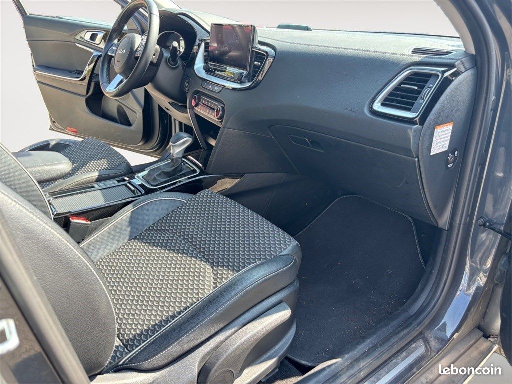 Kia Xceed HYBRIDE RECHARGEABLE 1.6 GDI 141CH DCT6 Active (image 19)