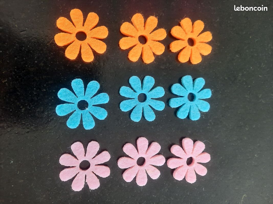 Lot De 200 Pièces Feutrine Autocollante Et Blanche - Déco Florale - Fleurs En Papier - DIY - Gommettes Fleurs