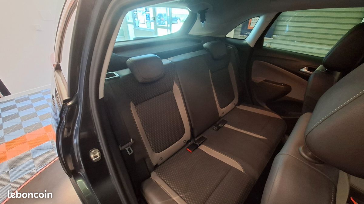 OPEL CROSSLAND X 1.2 T 110CH INNOVATION BOÎTE AUTO - CARPLAY - AFFICHAGE TÊTE HAUTE - DISTRIBUTION Ok (image 9)