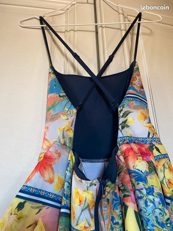 Robe Magnifique Neuve T36 (image 3)