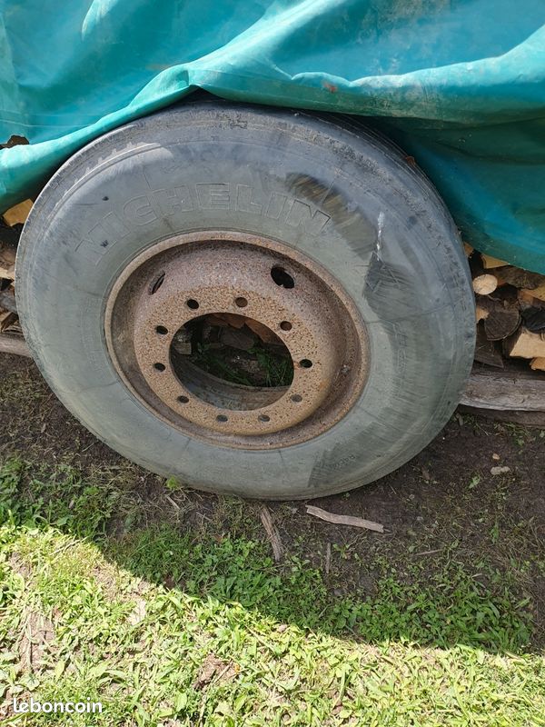 Roue de remorque en 22.5 (image 1)