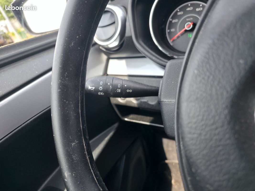 AIXAM CROSSOVER PREMIUM / CaMERA DE RECUL (image 18)