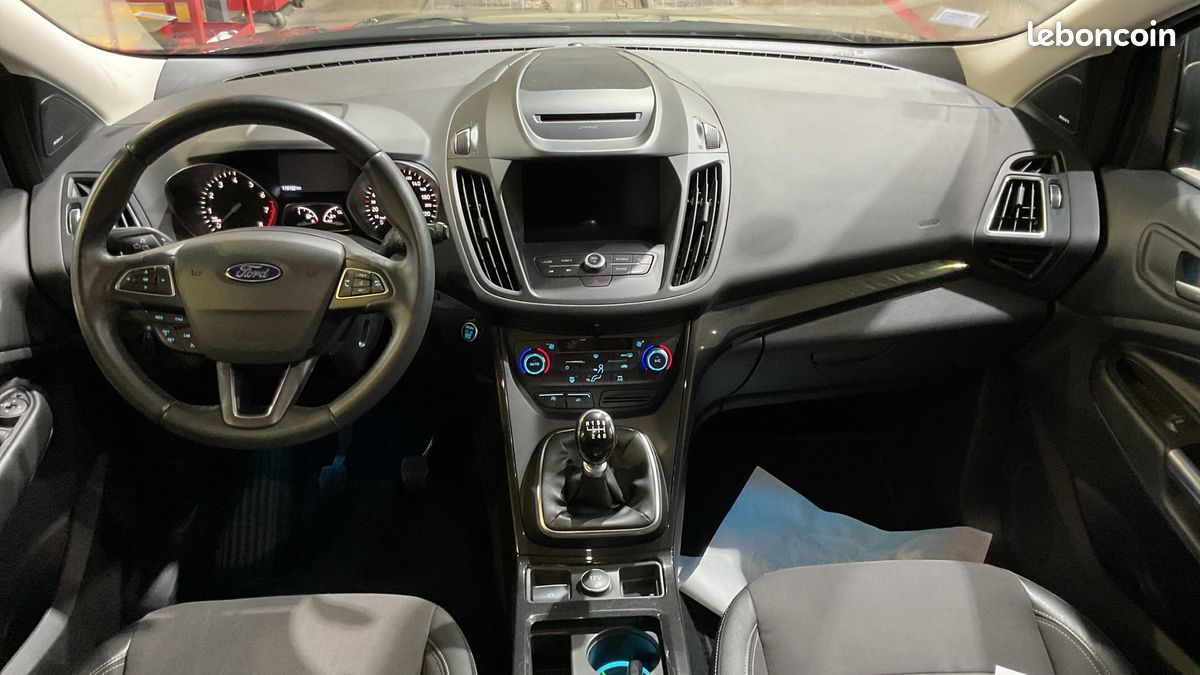 Ford Kuga 1.5 FLEXIFUEL-E85 150 S&S 4X2 BVM6 ST-LINE BLACK & SILVER (image 5)