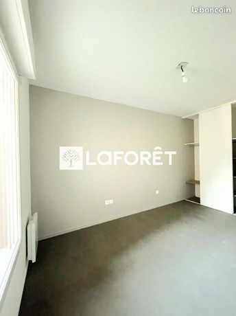 https://img.leboncoin.fr/api/v1/lbcpb1/images/54/39/52/54395273e29e8738ef83189144041871ab87eaf1.jpg?rule=ad-image