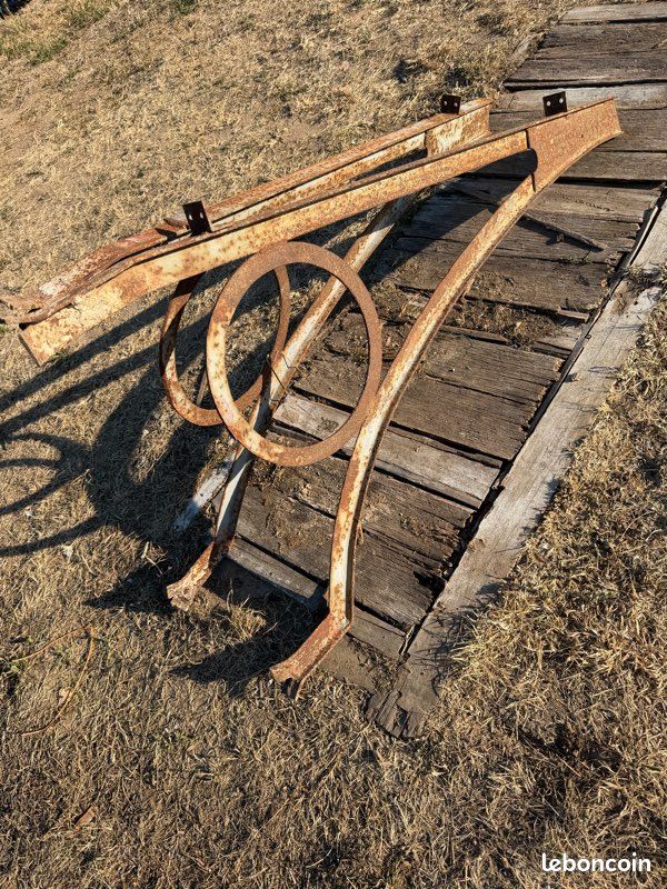 Deux consoles pour marquise extérieur (image 2)