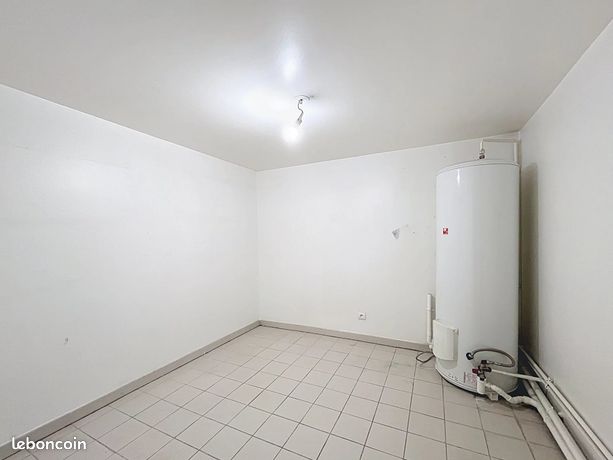 https://img.leboncoin.fr/api/v1/lbcpb1/images/54/3b/d4/543bd4507181585e7081af2888ee21a179c36ddf.jpg?rule=ad-image