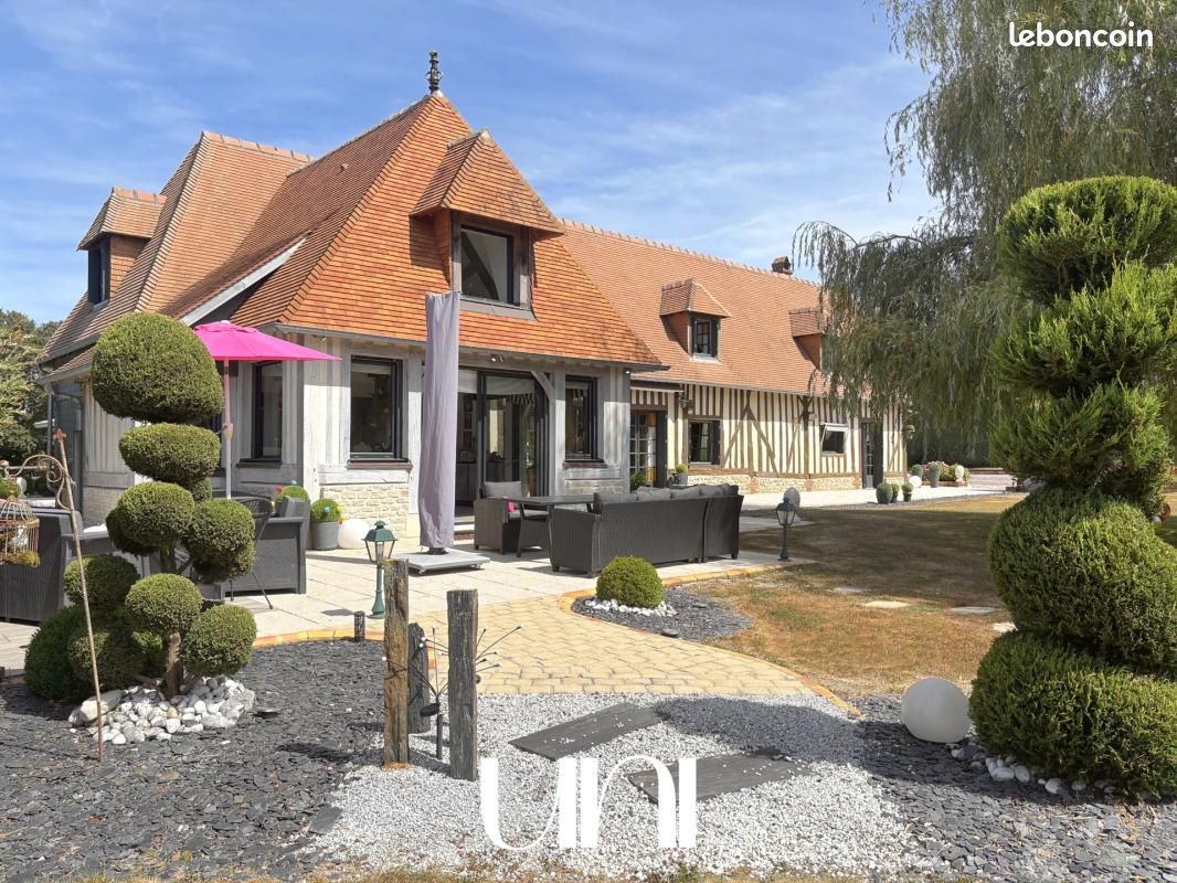 Maison 9 pièces 245 m² · à Pont-l'Évêque · 245 m² · 849 000 €