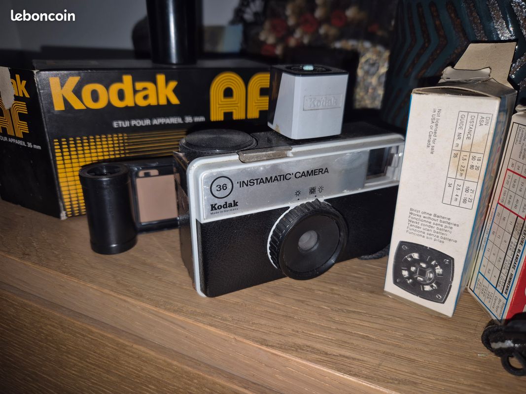 KODAK : Appareils photos, caméras. Lot de 12 anciennes publicités de