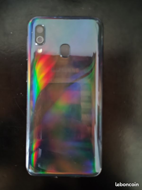 Samsung Galaxy A40 64go Bleu (image 2)