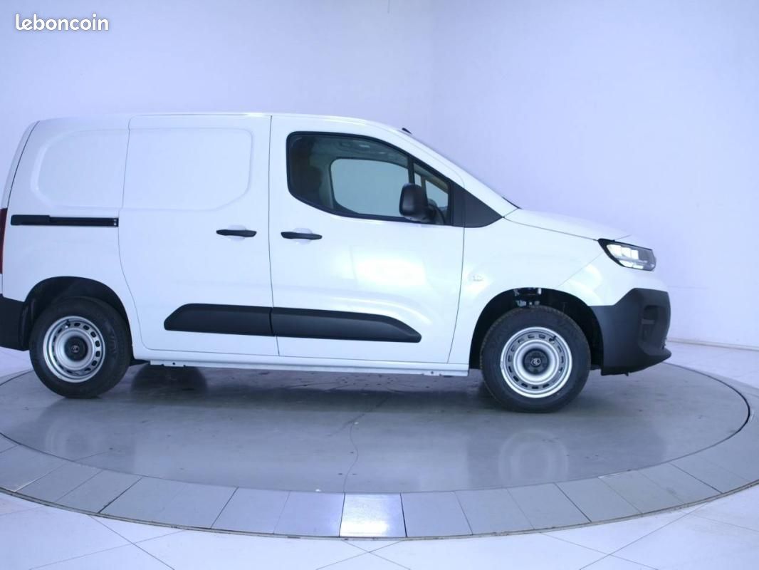Citroën Berlingo VAN M DIESEL 100 CH MANUELLE (image 4)