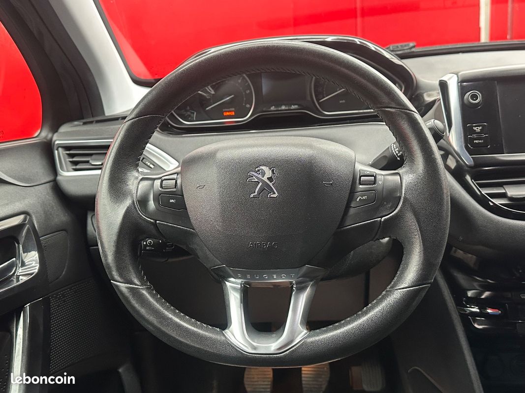Peugeot 208 1.6 HDI 92 CH BLEUTOOH ECRAN TACTILE (image 5)