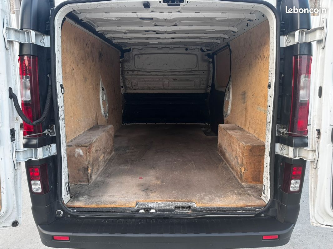 RENAULT TRAFIC III L2H1 GRAND CONFORT 1.6 DCI 120cv BV6 3 PLACES 1°MAIN à 13300 HT et TVA 20% 2660 RÉCUPÉRABLE (image 6)