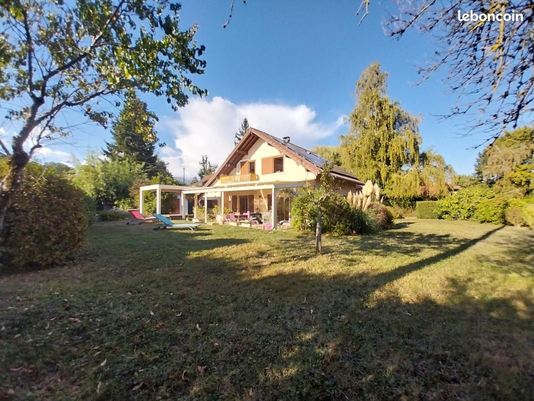 Maison 4 pièces 136 m² · à Sauverny · 136 m² · 850 000 €