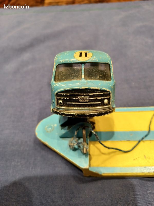 Camion Benne Basculante Saviem CIJ Vintage Vert Et Jaune - Époque Dinky Toys - Occasion