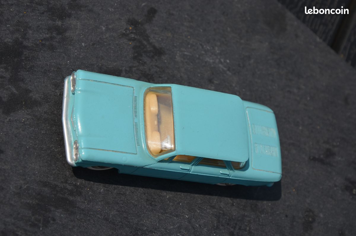 Dinky Toys 552 Chevrolet Corvair - Voiture Miniature De Collection, Fabrication Française