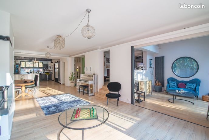 Maison 10 pièces 310 m²